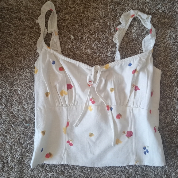 ADORABLE White Floral Cropped Tank Top NWT Size Large Juniors - Picture 2 of 6